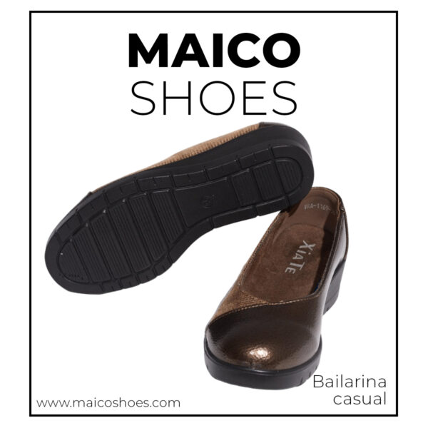 detalle de las bailarinas taupe maico2024 con acabado versátil y elegante